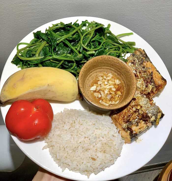 Bà mẹ 1 con chia sẻ bí kíp lấy lại vòng eo “tuổi 18” bằng chế độ ăn Eat Clean