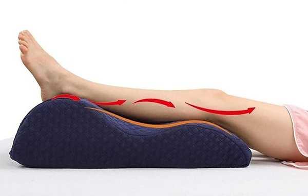 Cách tự nhiên chữa giãn tĩnh mạch - kê cao chân