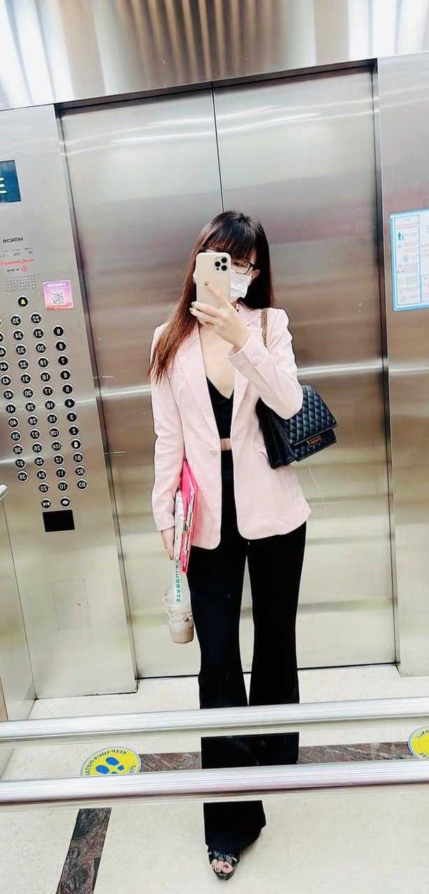 8X Sài Gòn bật mí bí quyết cả tuần mặc vest đi làm vẫn trẻ trung, cuốn hút, không lo 'đứng tuổi'