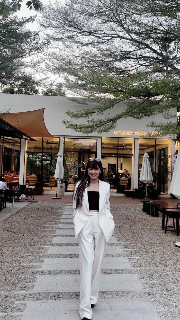 8X Sài Gòn bật mí bí quyết cả tuần mặc vest đi làm vẫn trẻ trung, cuốn hút, không lo 'đứng tuổi'