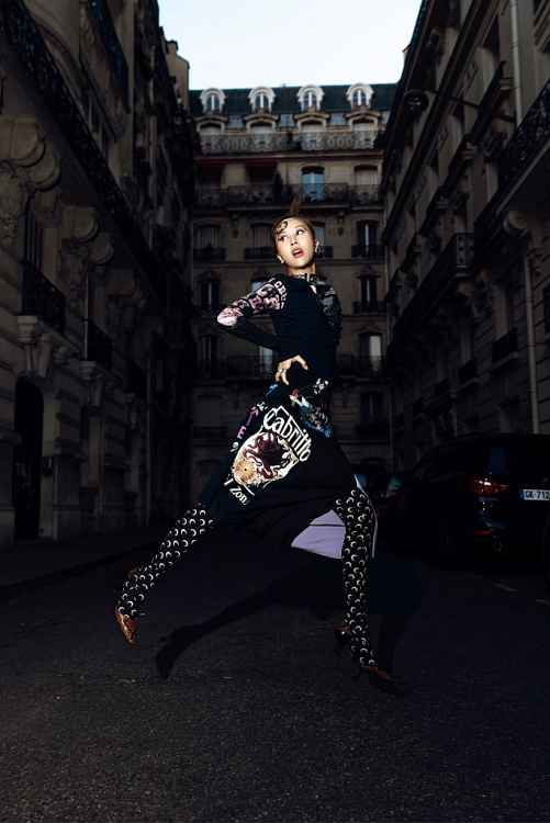 Quỳnh Anh Shyn 'lên sóng' instagram The New York Times, lọt top sao mặc đẹp của Vogue