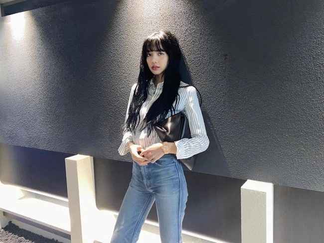 Học Lisa (BlackPink) loạt cách diện quần jeans sành điệu này, phong cách của chị em sẽ thăng hạng không ngừng