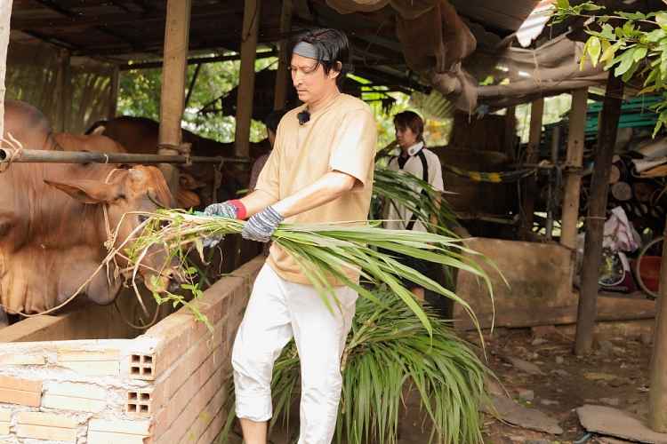 'Đệ nhất mưu sinh': Chợ Long Hoa náo loạn vì màn mua đi bán lại cực hài của Duy Khánh - Huy Khánh