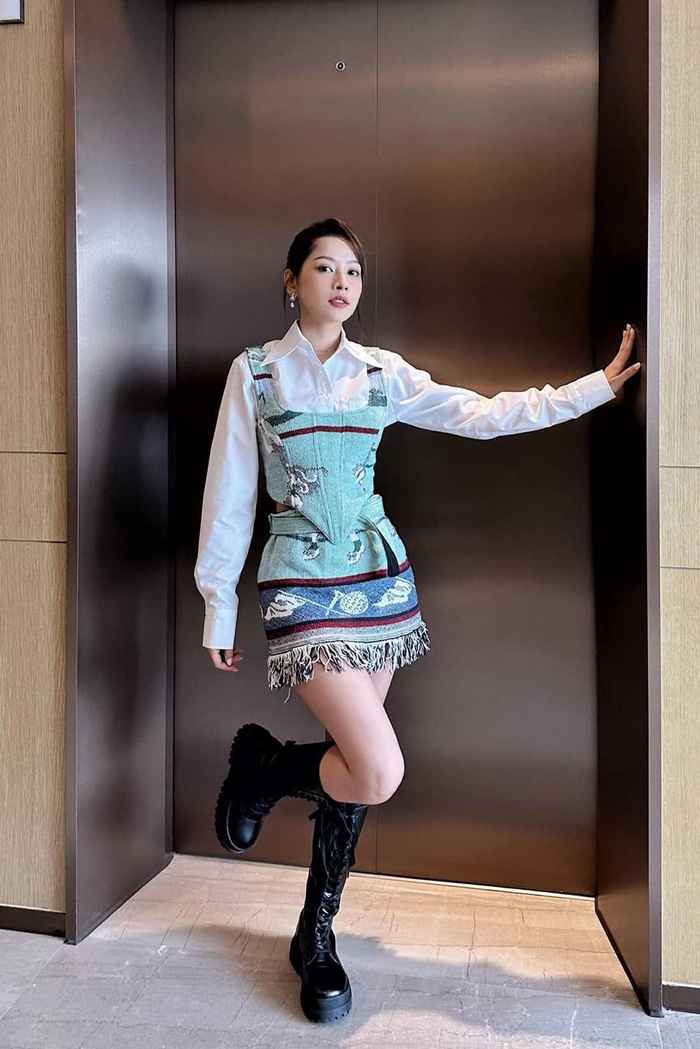 Chi Pu mặc váy tái chế từ vật liệu đặc biệt vẫn tôn lên vóc dáng 'đỉnh của chóp'