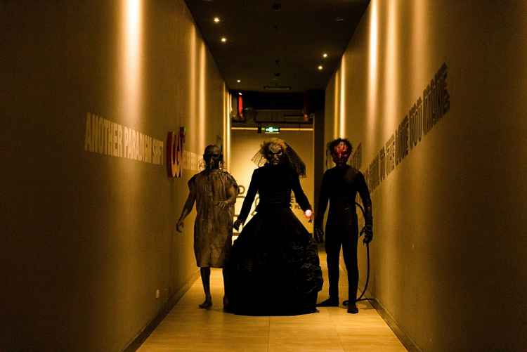 Quỷ dữ cõi vô định quậy tưng Sài Gòn, 'Insidious: The red door' giành top 1 phòng vé Bắc Mỹ