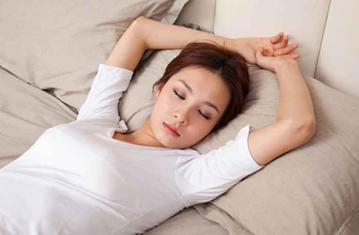 Tư thế nằm ngủ nào có lợi cho sức khỏe và sắc đẹp? - 1