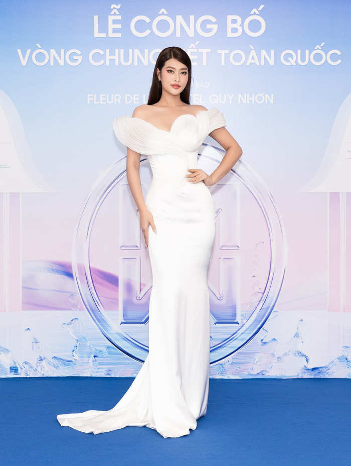 Thảm đỏ Miss World Vietnam 2023: Mai Phương - Tiểu Vy ngọt ngào 'hết nước chấm' Ảnh 6