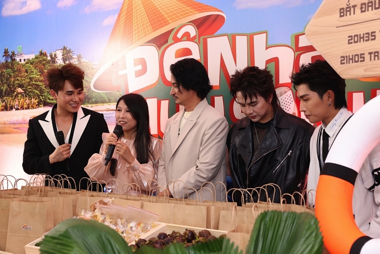 'Đệ nhất mưu sinh': Duy Khánh - Huy Khánh hé lộ khó khăn khi quay show không có kịch bản