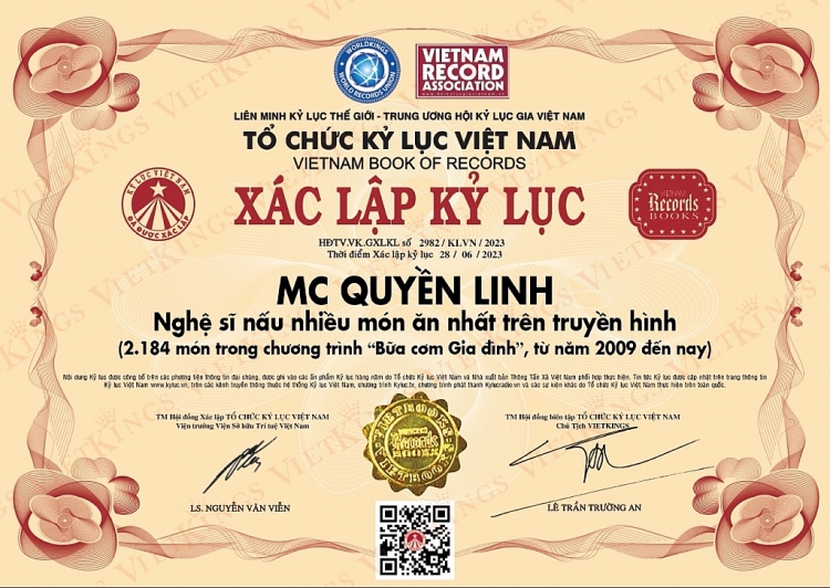 Quyền Linh nhận bằng kỷ lục Nghệ sĩ nấu ăn nhiều nhất trên truyền hình