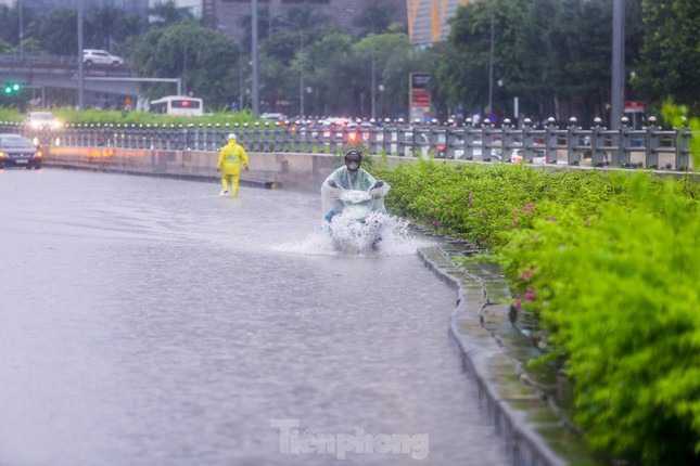 Hà Nội còn tiếp tục mưa lớn nhiều ngày