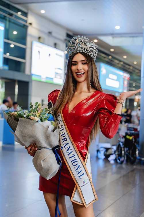 Trương Ngọc Ánh khoe nhan sắc cuốn hút bên 'Miss Supranational 2023' Andrea Aguilera