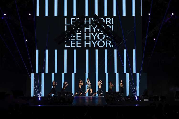 Lễ hội âm nhạc 'GENfest' ngày 2 bùng nổ mạnh mẽ: 'Nữ hoàng Kpop' Lee Hyo Ri trình diễn gần 10 ca khúc, Zion.T song ca cùng Wren Evans!