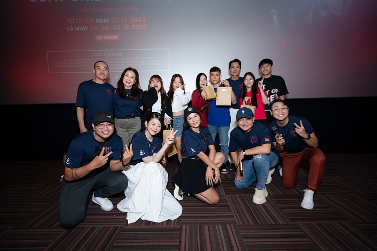 Thu hoạch lớn từ cinetour 'Quỷ cẩu': Fan nữ có Quang Tuấn che chở, fan nam tuyên bố không ăn thịt chó