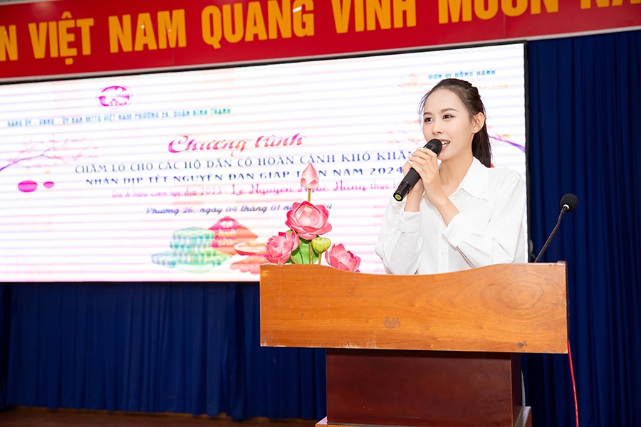 Á hậu Ngọc Hằng mang Tết ấm áp đến các hộ dân có hoàn cảnh khó khăn nhân dịp Tết Nguyên đán Giáp Thìn 2024